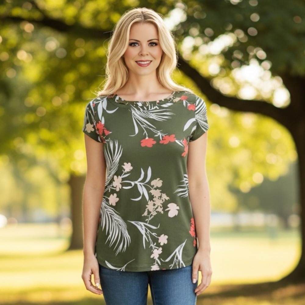 Liz Claiborne Ladies Tropical Print Top in Green Stylish Chic Sz X-Small NWOT